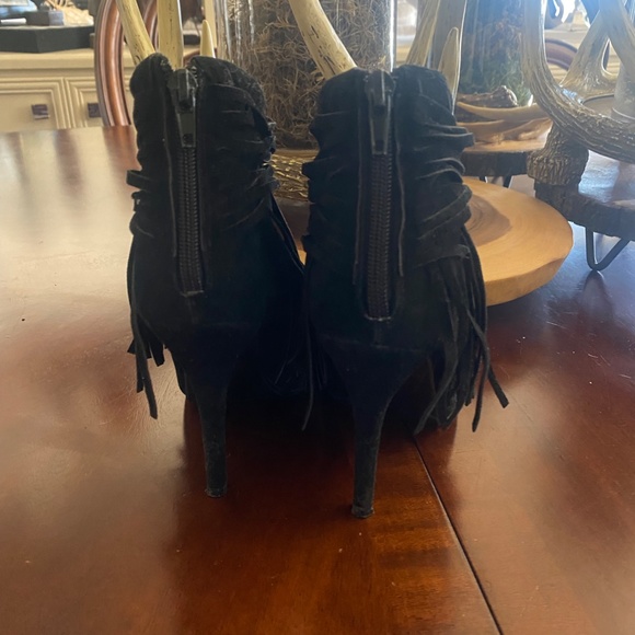 Beautiful Black fringe suede booties. - Picture 4 of 6
